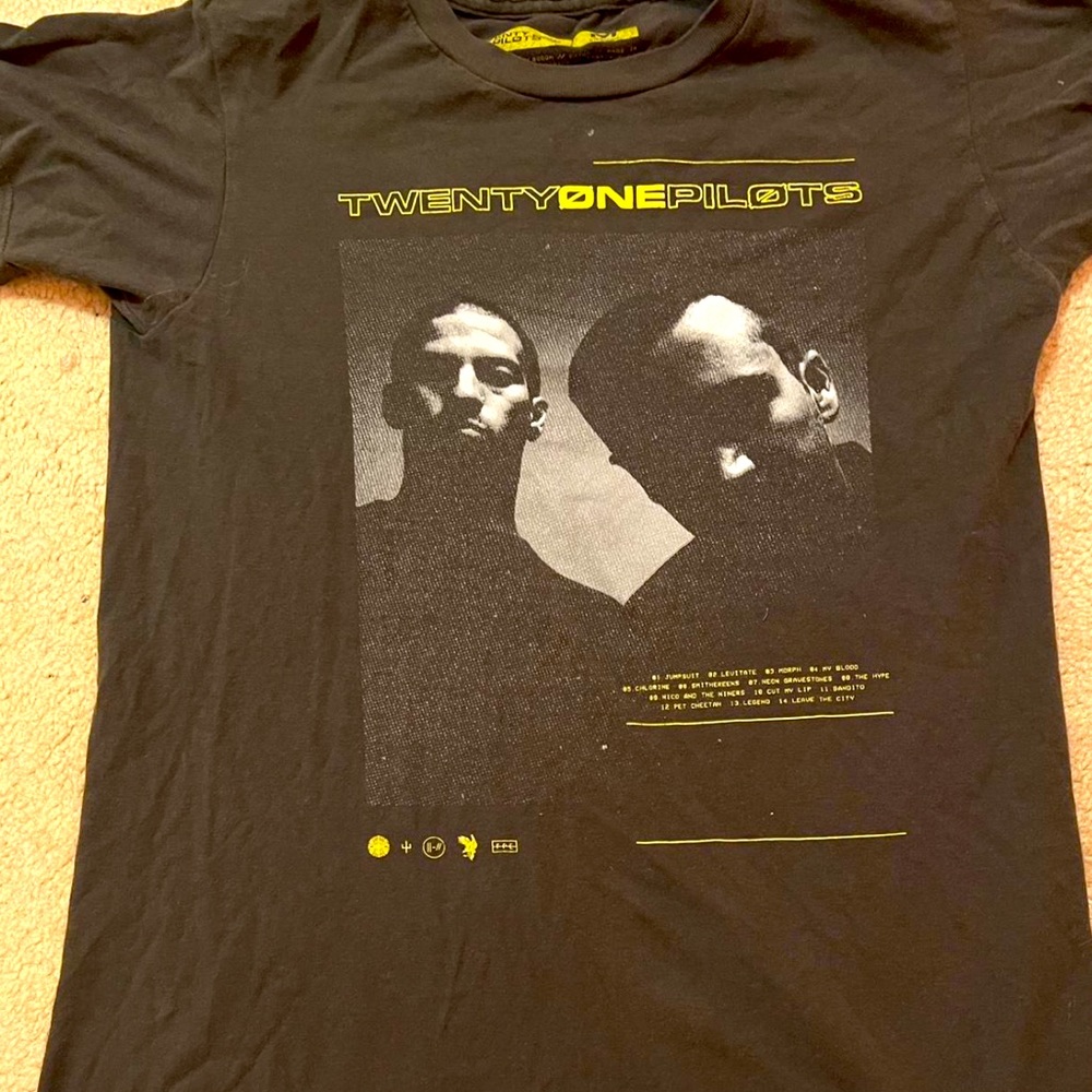size small twenty one pilots trench women's t-shirt :)